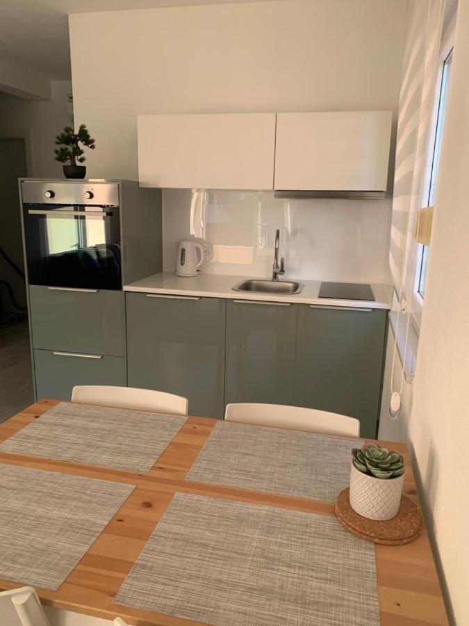 Villa Luxuria Baška Voda Eksteriør billede