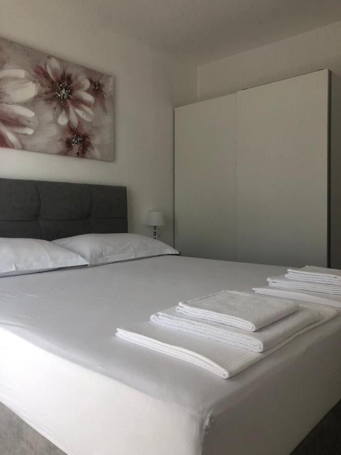 Villa Luxuria Baška Voda Eksteriør billede
