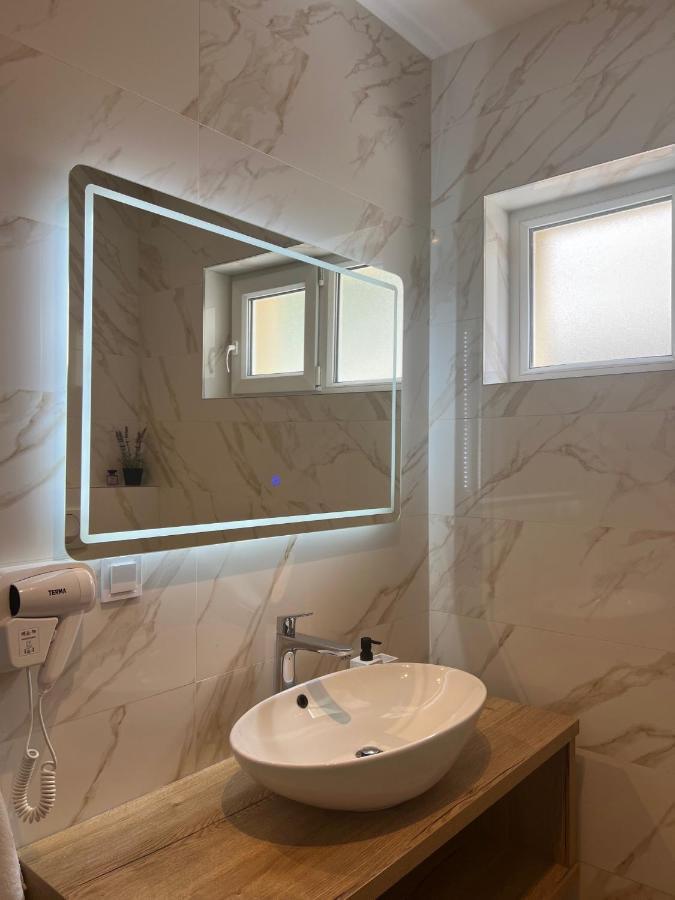 Villa Luxuria Baška Voda Eksteriør billede